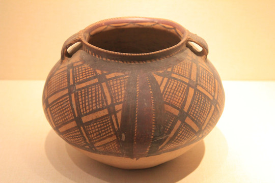 菱格网纹彩陶罐半山类型