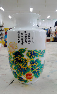 手绘彩绘花瓶