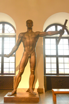 德国历史博物馆短剑武士塑像
