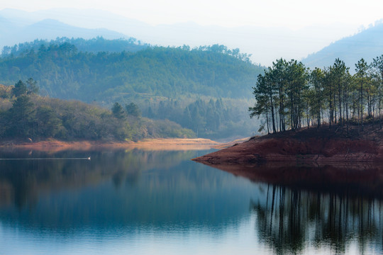 湖光山色