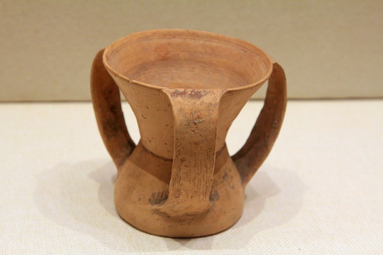 三大耳红陶罐4000年前