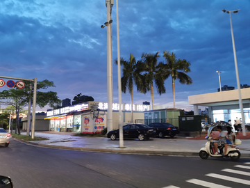 海边都市夜景