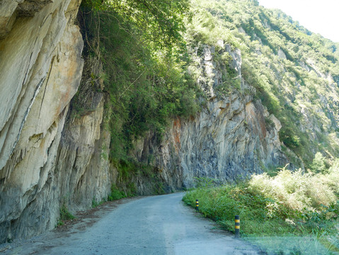 陡崖公路