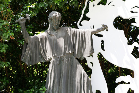 米开朗基罗雕像