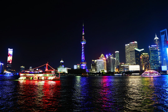 上海陆家嘴东方明珠塔夜景