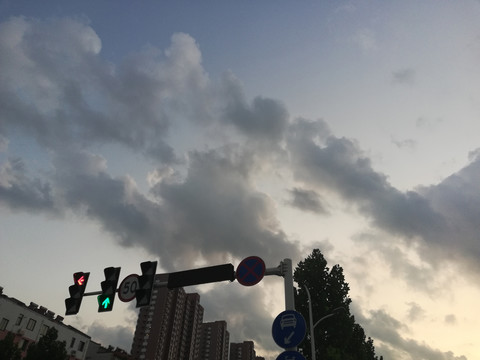 阴雨的天空