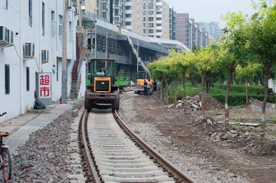 修铁路