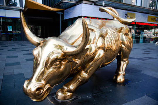 金融牛雕塑
