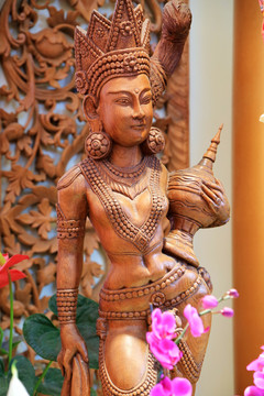 泰国女神木雕