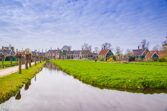 荷兰乡村小河