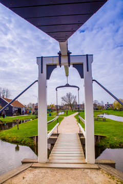 荷兰乡村吊桥