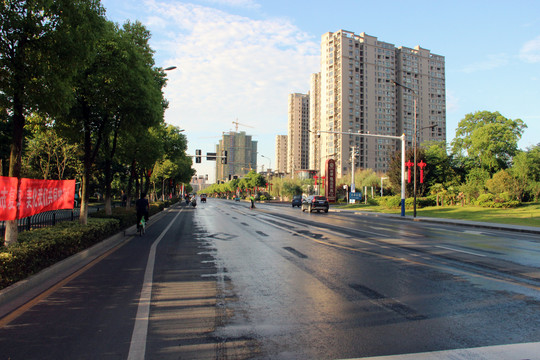 南京江北新区龙池湖畔华欧大道