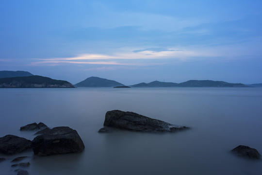 海滩礁石