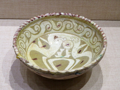 亚美尼亚釉陶盘
