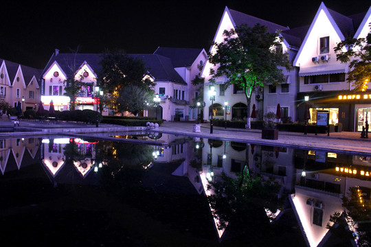 东方小镇夜景