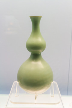 上海博物馆元代龙泉窑青釉葫芦瓶