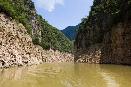 巫山神女溪原始峡谷风光