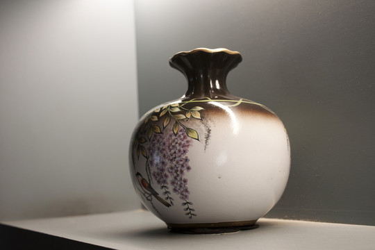 瓷器花瓶