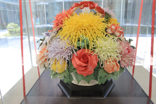 百花争艳瓷雕