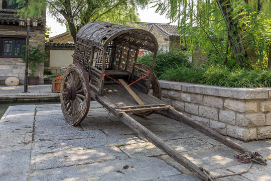 济南百花洲街区老式马车