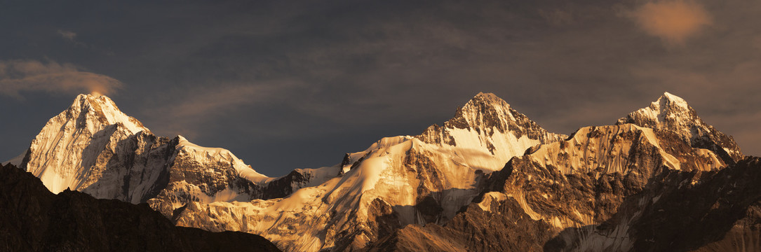 天山