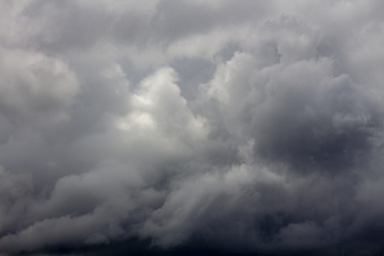 山雨欲来风满楼