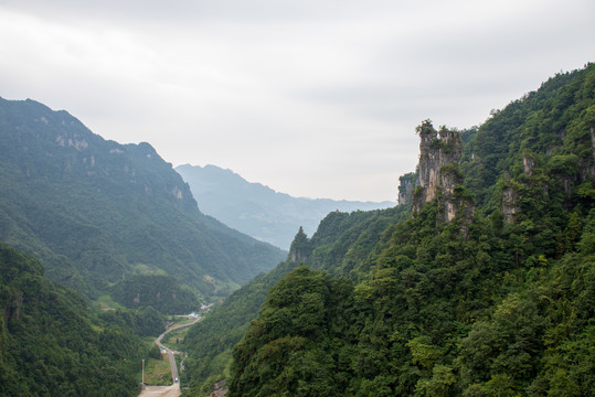 悬崖峭壁