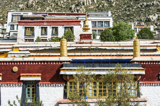 西藏大昭寺屋顶建筑