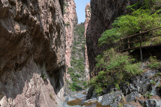 神潭大峡谷一线天