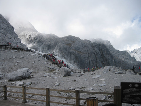 雪山栈道