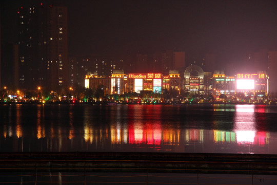 龙池湖夜景