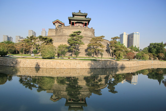 丛台倒影
