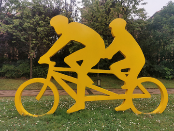 自行车雕塑