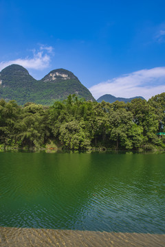 清澈河流