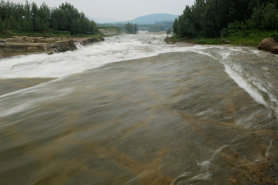 河流