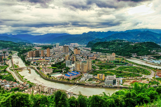 荥经县城全景