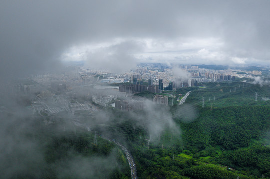 雨中深圳