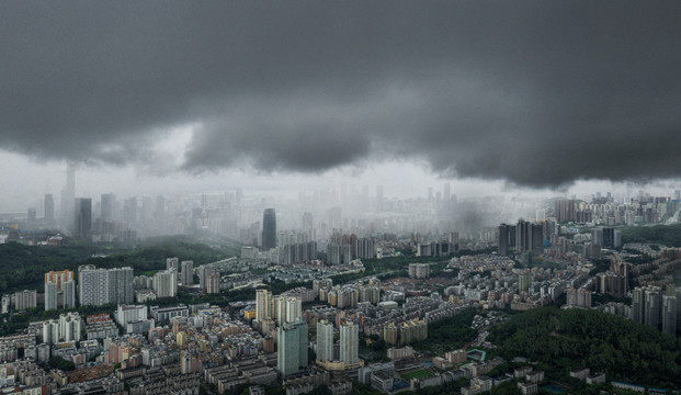 雨中深圳