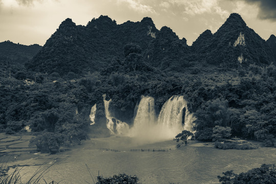 黑白山水画