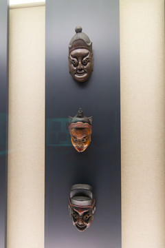 上海博物馆土家族木雕傩戏面具