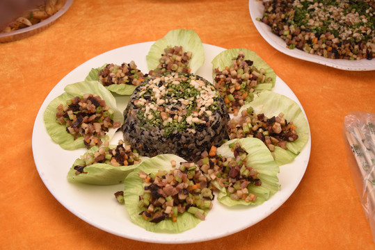 生菜包饭