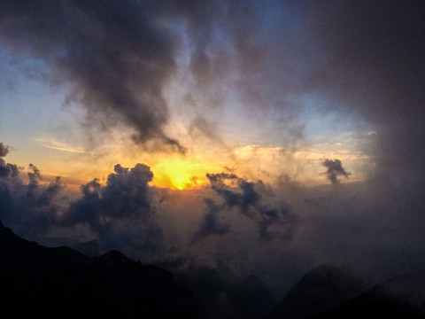 高山云海日出夕阳