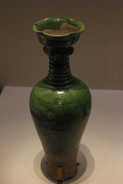 博物馆展出的陶器