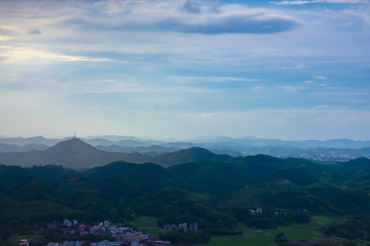 重峦叠嶂