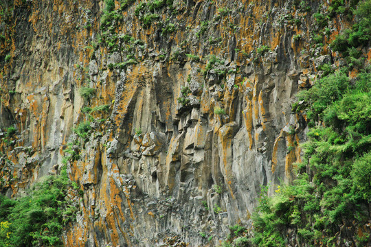 高山裸岩