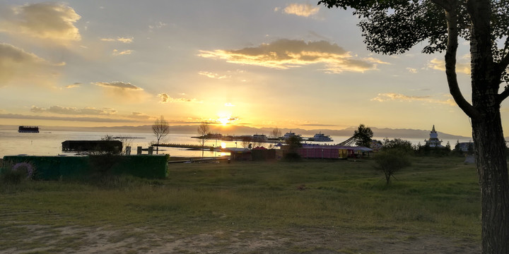 青海湖的夕阳