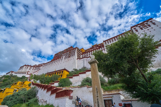 布达拉宫建筑风格