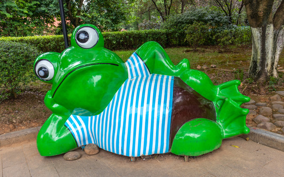 青蛙雕塑