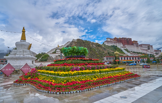 西藏宫堡建筑群