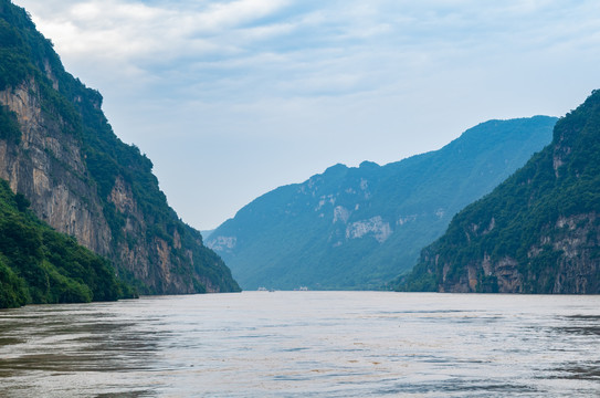 湖北宜昌三峡人家风景区夏日迷人